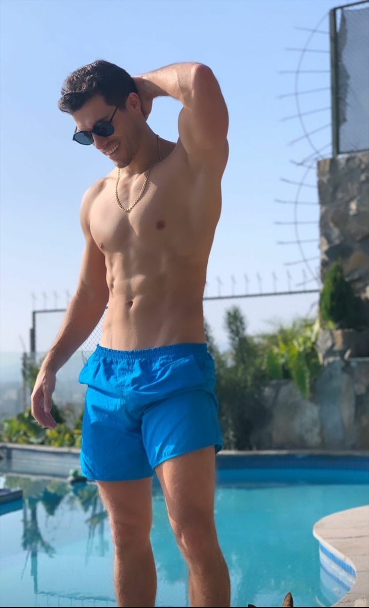 Lucia1099421's tweet photo. #HappyBPatricioP @PatoParodiC https://t.co/45dQKju5MK