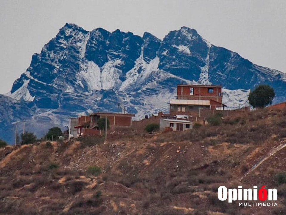 Opinion_Bolivia's tweet photo. Inusual nevada en Cochabamba. En horas de la tarde se registraron lluvias en la ciudad de Cochabamba.
📷 Dico Solís https://t.co/mMvbV7SzHC
