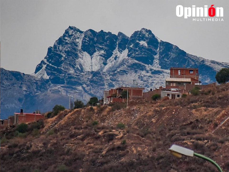 Opinion_Bolivia's tweet photo. Inusual nevada en Cochabamba. En horas de la tarde se registraron lluvias en la ciudad de Cochabamba.
📷 Dico Solís https://t.co/mMvbV7SzHC