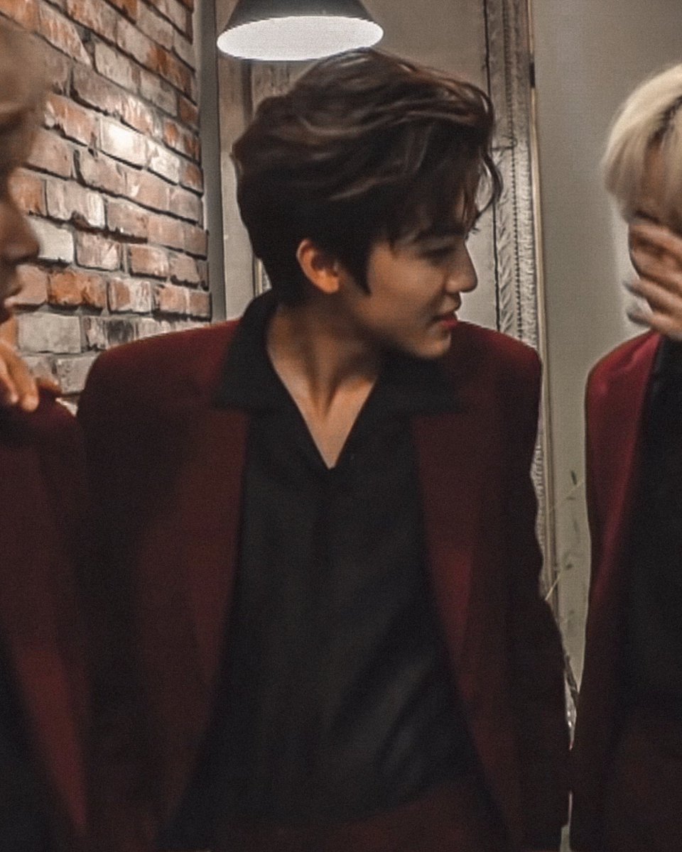 starting with vampire jaemin because it is god tier..