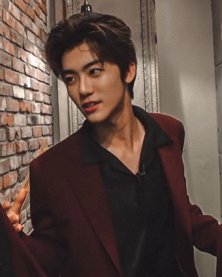 starting with vampire jaemin because it is god tier..