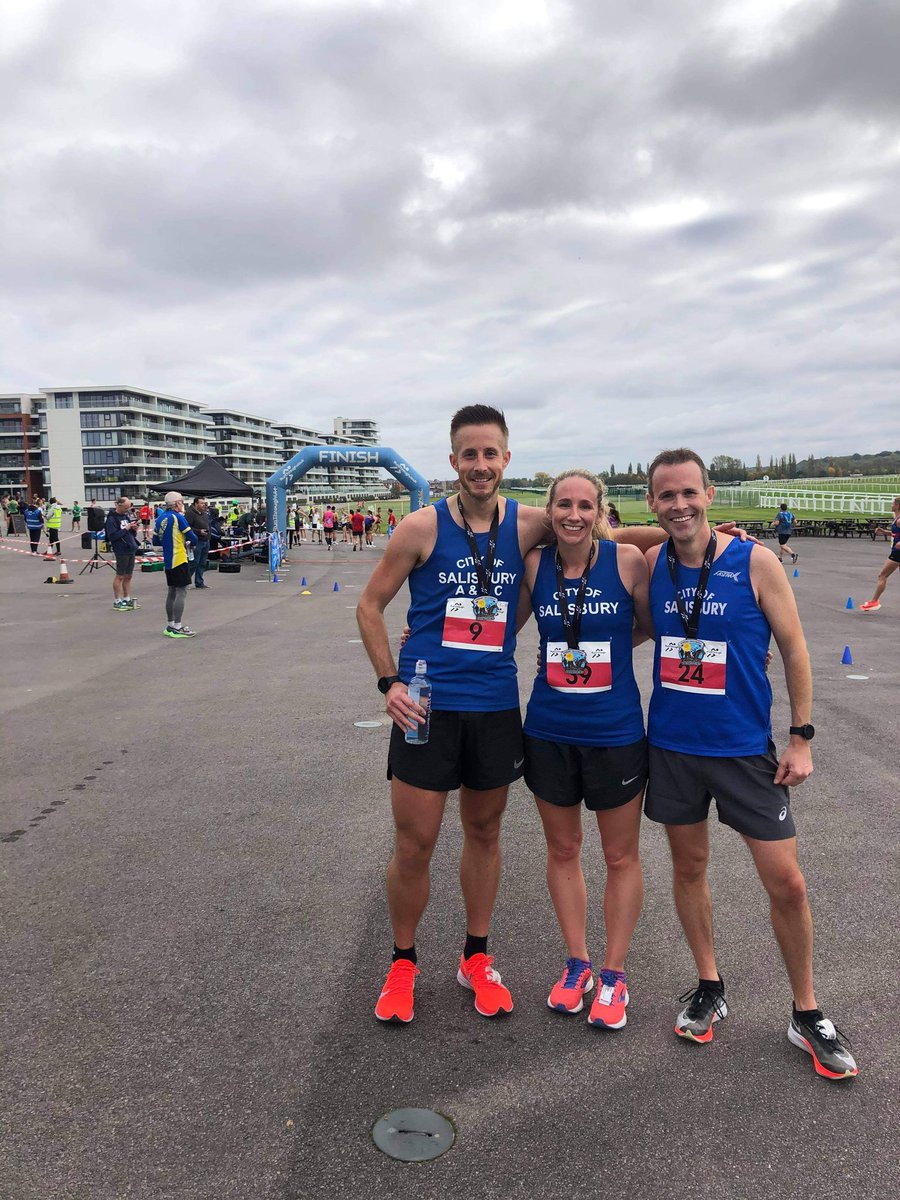 marchankins2's tweet photo. Newbury 10k this weekend. It's great to be out racing again and topping it off with another 10k sub 40 the hard work is paying off. #progress #Cosarc #trainhard #believeintheplan #runner #RunningMan #sub40 #Strava #garmin https://t.co/rrjnSPUMDo