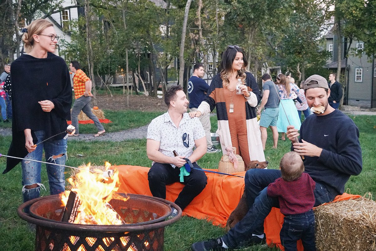 aerialdev's tweet image. Fall in love with your community🍂.

Our East Greenway Park neighborhood is designed to bring people together. 

As the weather cools down here in Nashville, people are taking their gatherings outside to enjoy our outdoor amenities!