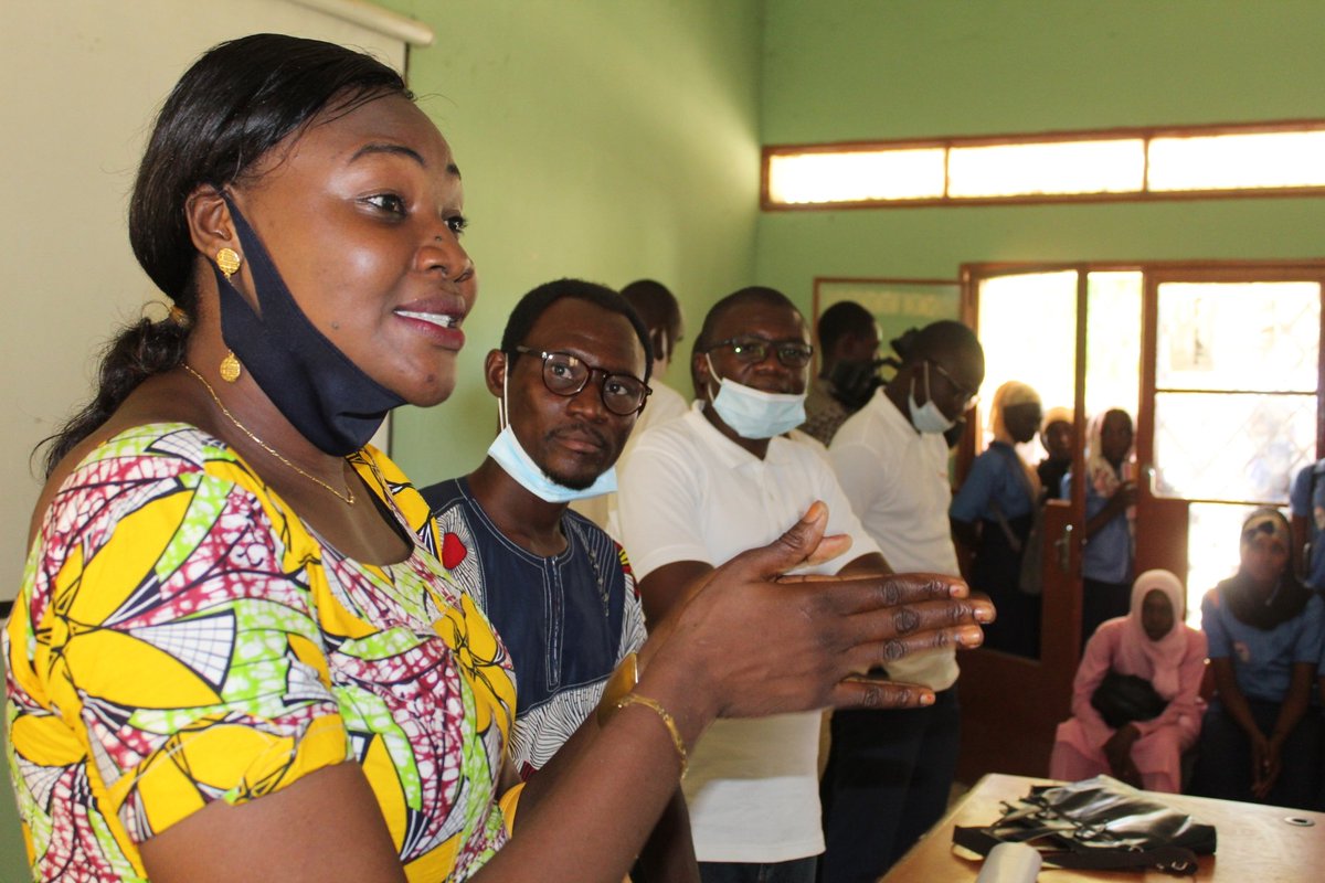 LibreTchad's tweet photo. Grâce aux soutiens de @AtlasNetwork  et de @Libre_Afrique, nous avons pu sensibiliser les élèves sur la nécessité du #VivreEnsemble pour construire un pays pacifié dans lequel chacun peut prospérer librement. 
#Tchad #ExtrémismeViolent https://t.co/5T0z57x1FM