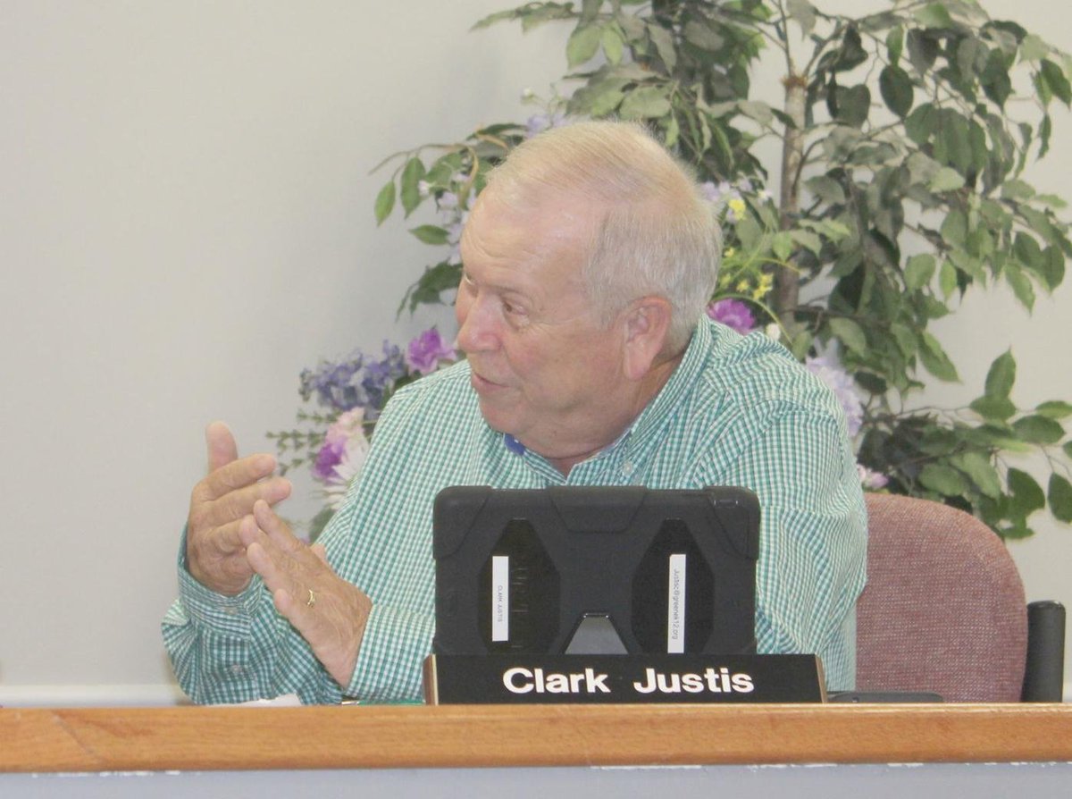 Greene County, Tennessee Clark Justis, 72, school board member for the 6th district, died Saturday night from  #COVID19. He had dedicated much of his life to public service and student safety. He was a former teacher, coach, principal and county commissioner.