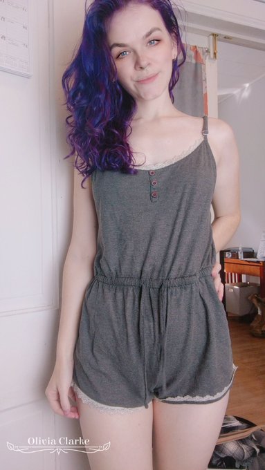 This outfit is easy to slip off 😘 https://t.co/nJGuqJv3gS<a href="/tag/newprofilepic"class="tags"><span>#newprofilepic</span></a>