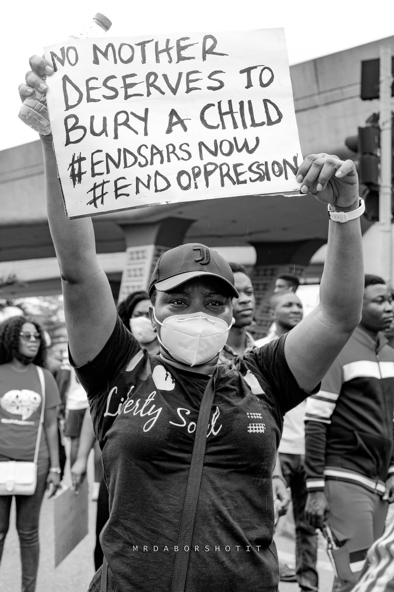 DaborWilliam's tweet photo. Some of my strongest images from the Surulere #EndSARS protest match on 17/10/2020 I'm so proud of generation. But giving up after being shot at by the police and also attacked by thugs sent by the Government. Together we can never be defeated. #ilorinprotest #TraderMoni https://t.co/nckUvi81ja