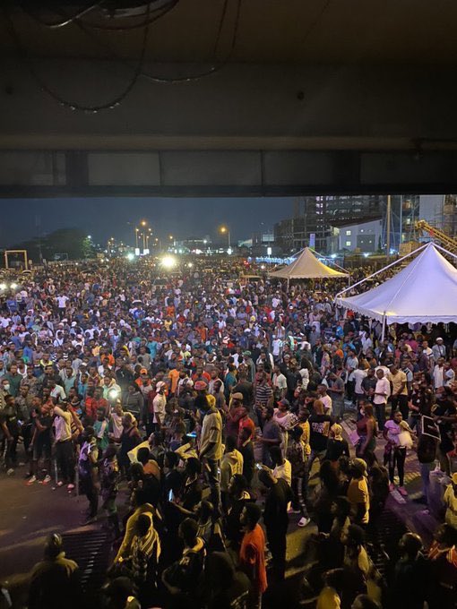 ImCaptain_Sam's tweet image. RETWEET THIS IF YOU'RE PROUD OF THIS GATHERING. 
#EndPoliceBrutalityinNigera #EndSARS #EndInsecurity