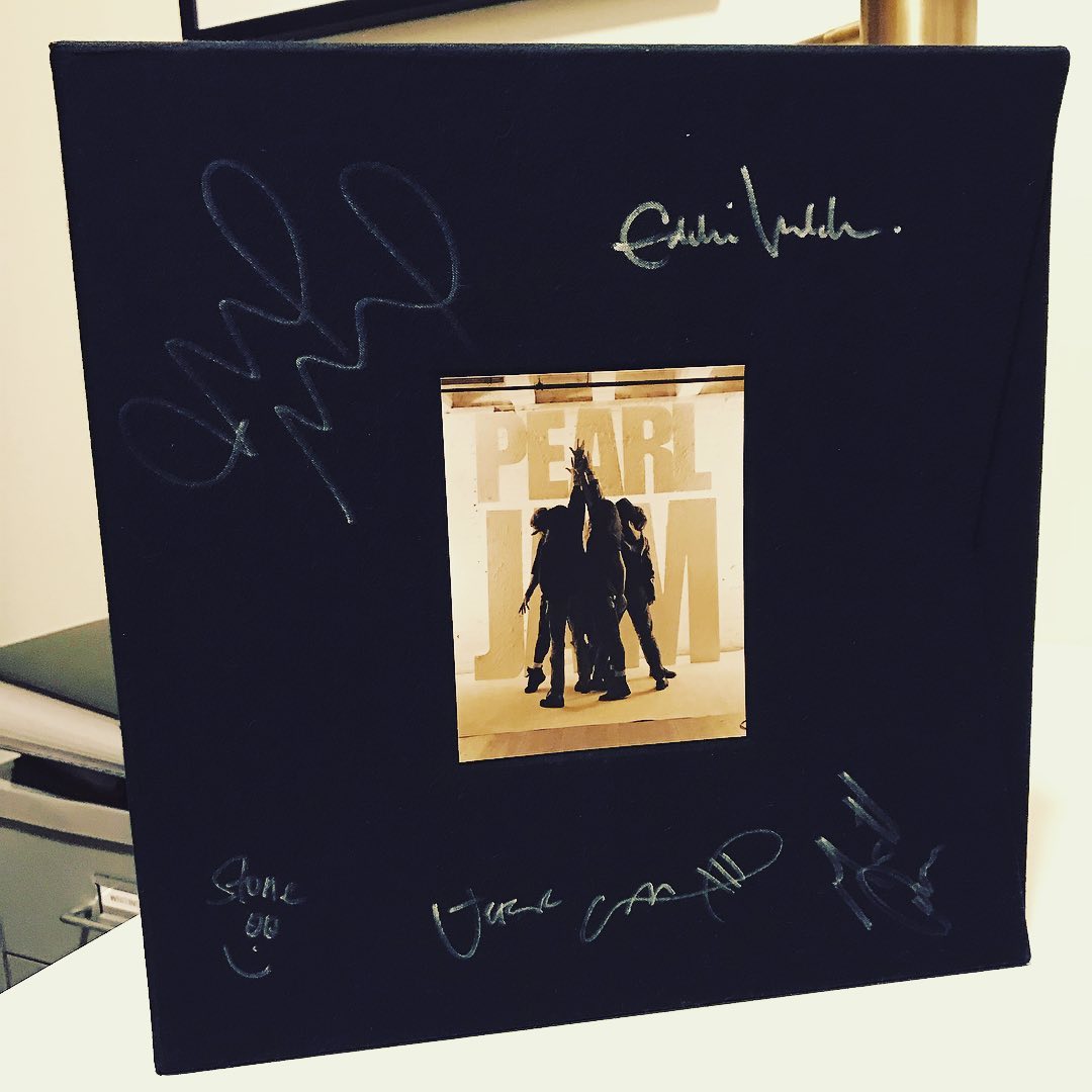 demetriosns's tweet image. "resoluterecords.ca - #pearljam #ten #superdeluxeboxset #autographed " instagram.com/p/CGdOvcZp-Ww/