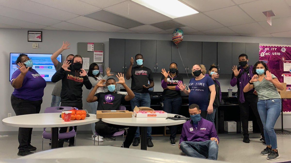 Store 3148 aka Greatworth squad showing 5Gs for 5G #iLoveTMobile #5GSweetSpot