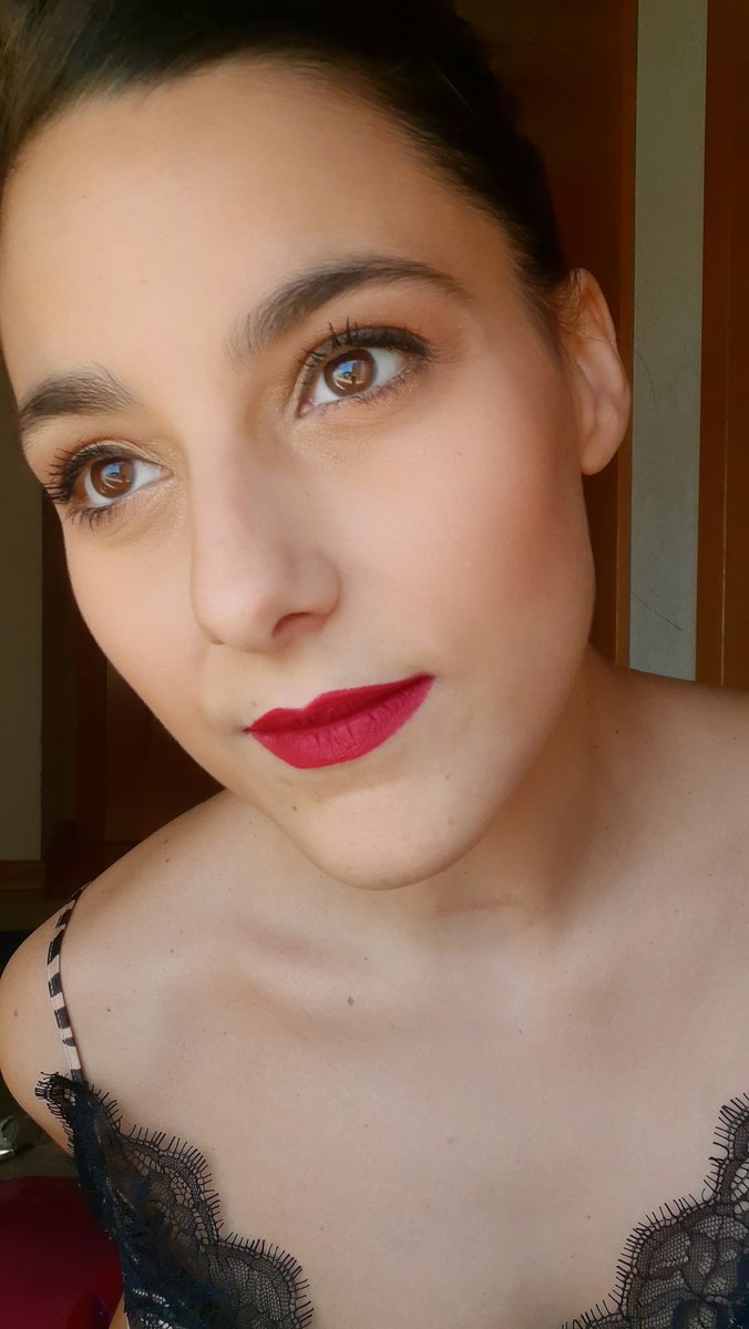 NataliaPupato's tweet photo. BOCA ROJA y tonos bronce 💋💥💫💫💁‍♀️💁‍♀️💁‍♀️🍂🍃
Usé 
- Labial mate @maccosmetics_es
- Sombra @mabbypromakeup 
- Rimel, rubor y polvo volátil @kikomilano 
- Tonique Confort de @lancomeofficial 
#eyeshadow #lipgloss #Makeup #look2020 #beauty #maquillaje #skin #perfectskin #listick https://t.co/ggDFwz7KcX