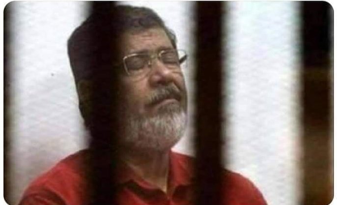 هو ده الرئيس الوحيد
اللي ممكن يحاجينا يوم القيامة
على تقصيرنا معا
ربنا يرحمه ويغفر له يارب
#صبراً_ال_مرسي