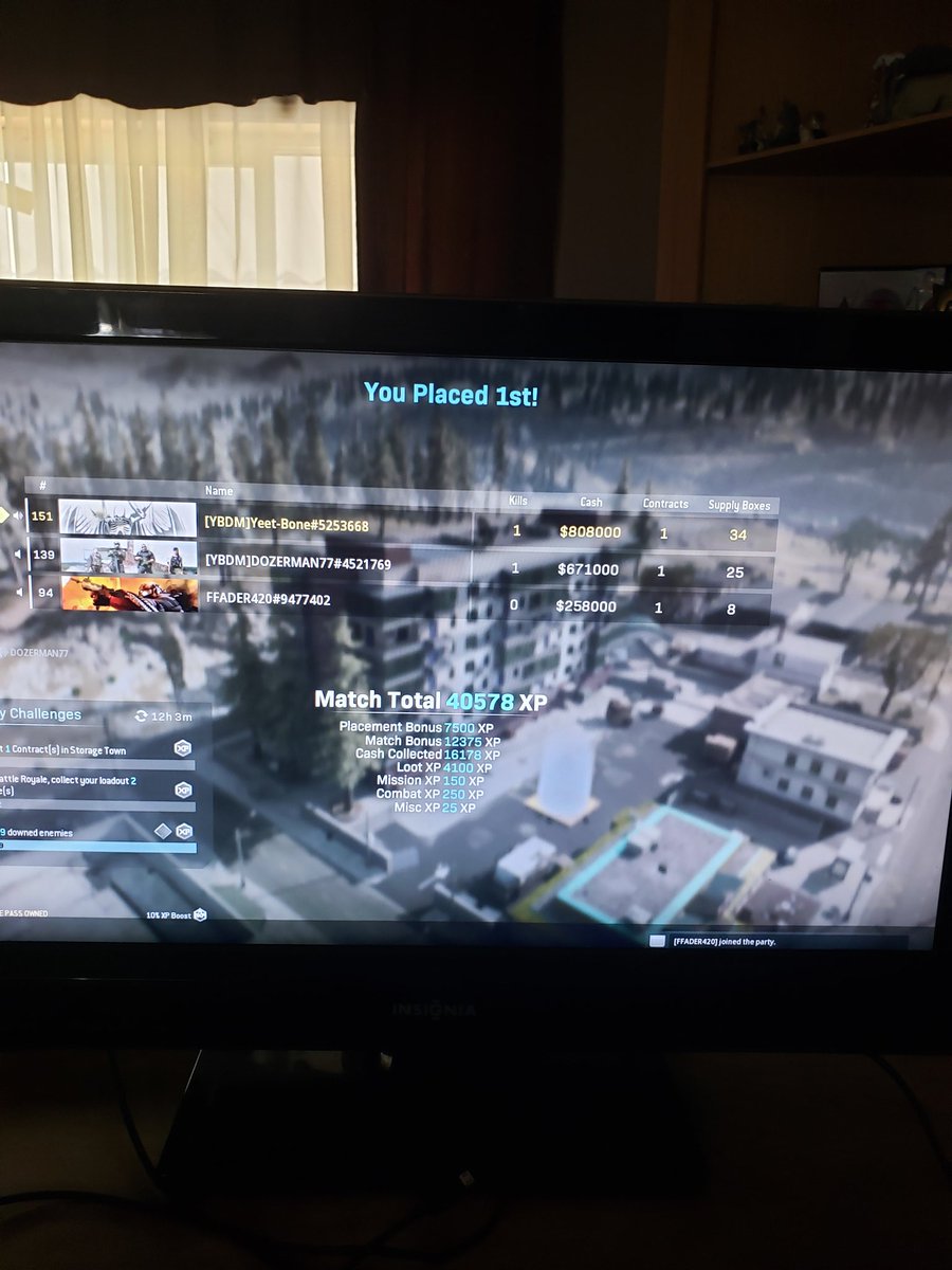 Nice Sunday! A little football and some Plunder back to back wins. Enjoy life and have fun. #Plunder #enjoyinglife #havefun #stayyoung #cod #yeetbone https://t.co/vEyyaymRCe