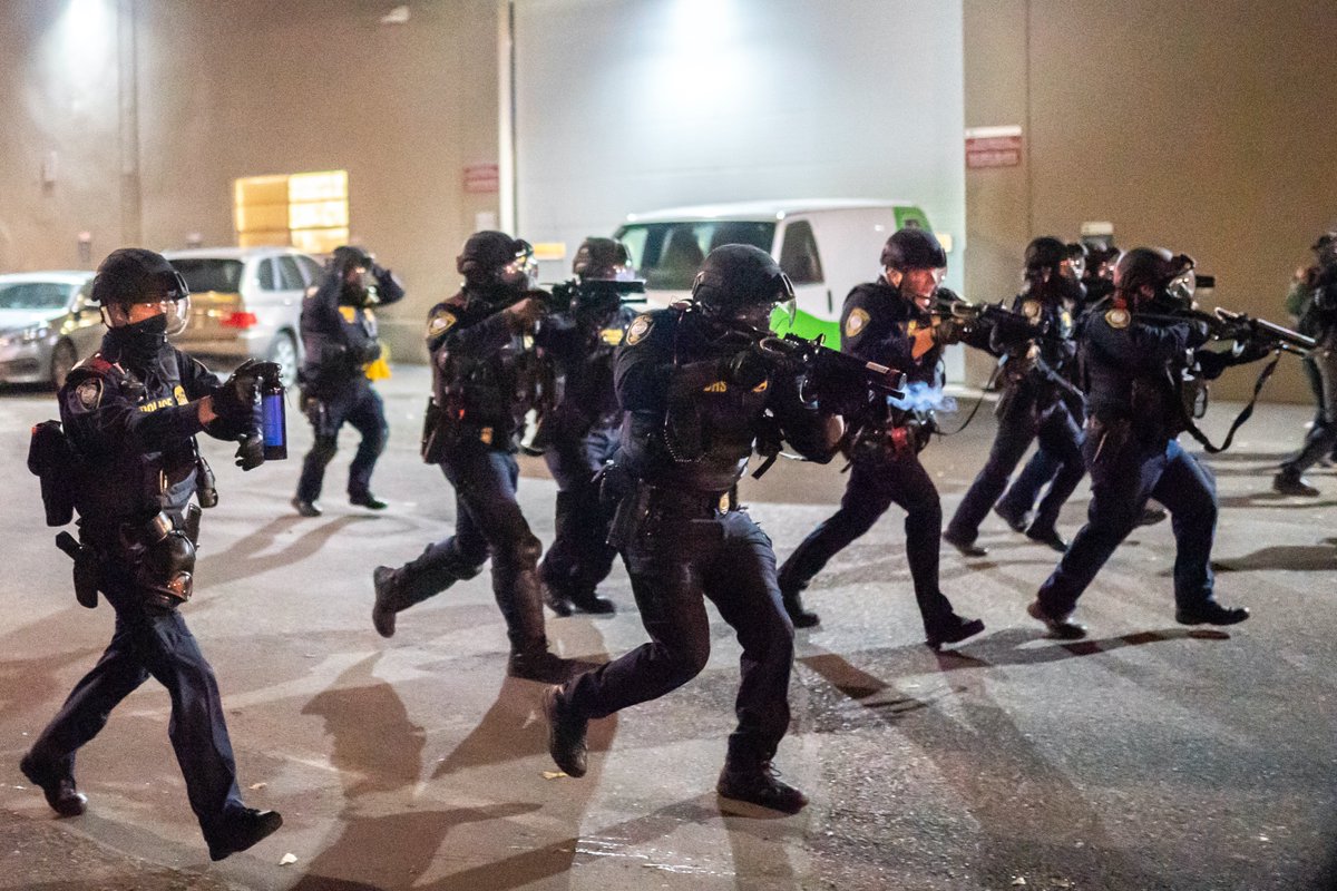 SmileItsNathan's tweet image. Portland Oregon. October 17, 2020.
17 days until the election.