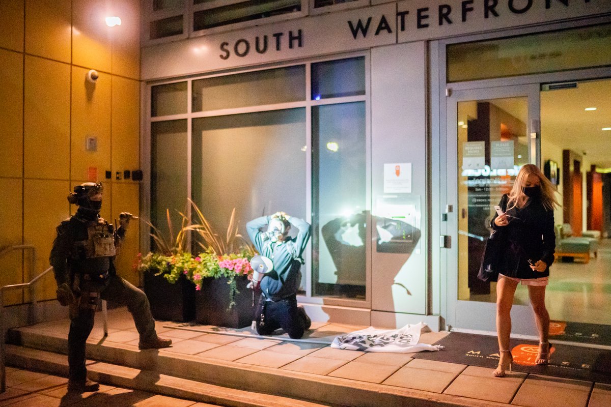 SmileItsNathan's tweet image. Portland Oregon. October 17, 2020.
17 days until the election.