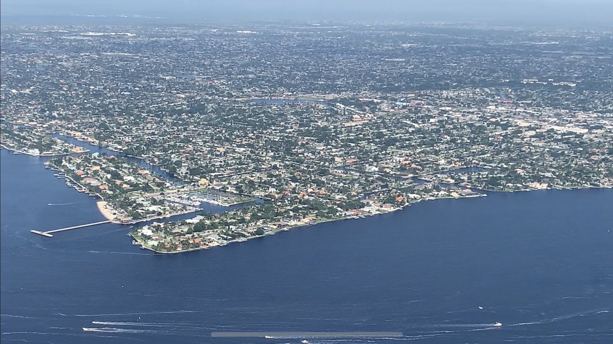 delvallepj's tweet image. Final approach to Ft Myers airport. What an impressive view of the area! #KFMY #funflying