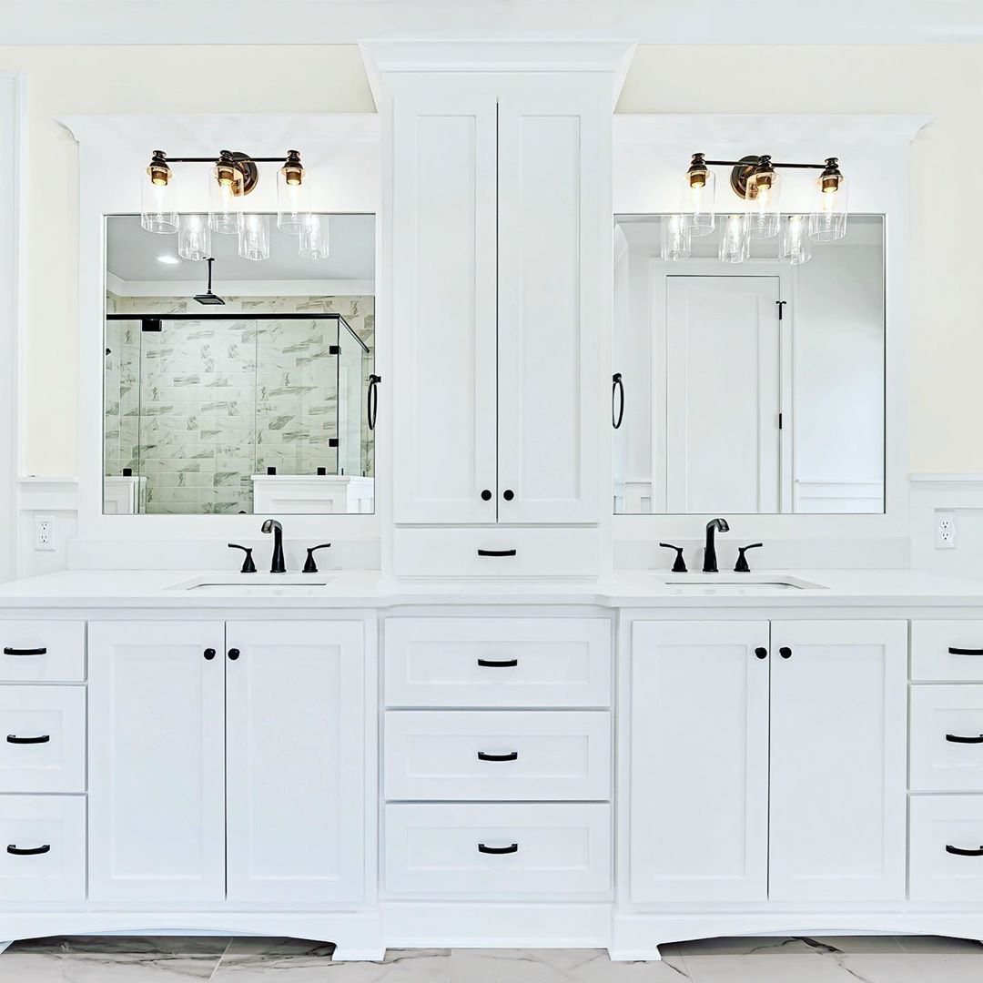 Craftmade's tweet photo. Love the minimalist perfection of this serene bathroom space by @interiors_by_anna, topped off with the Dardyn Vanity lights. https://t.co/AGj99ukxi7 π·: @interiors__by__anna #craftmadeyoulook #craftmadelighting #lightingdesign #vanitylighting #bathroomspace #bathroomgoals https://t.co/BLcWglK2PM