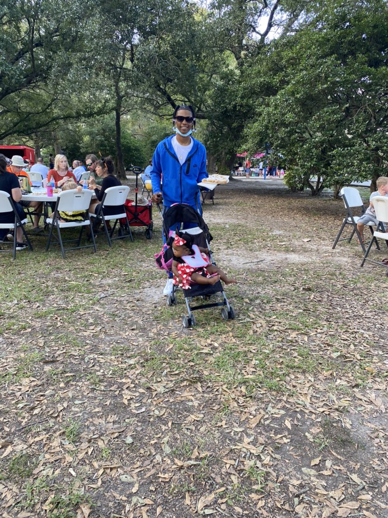 Y’all who I do it for 🩸🤞🏾👨‍👩‍👧
#ZooDay🐒