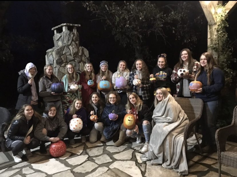 TEAM BONDING BEFORE REGIONALS! 

Love this team 💜⚡️