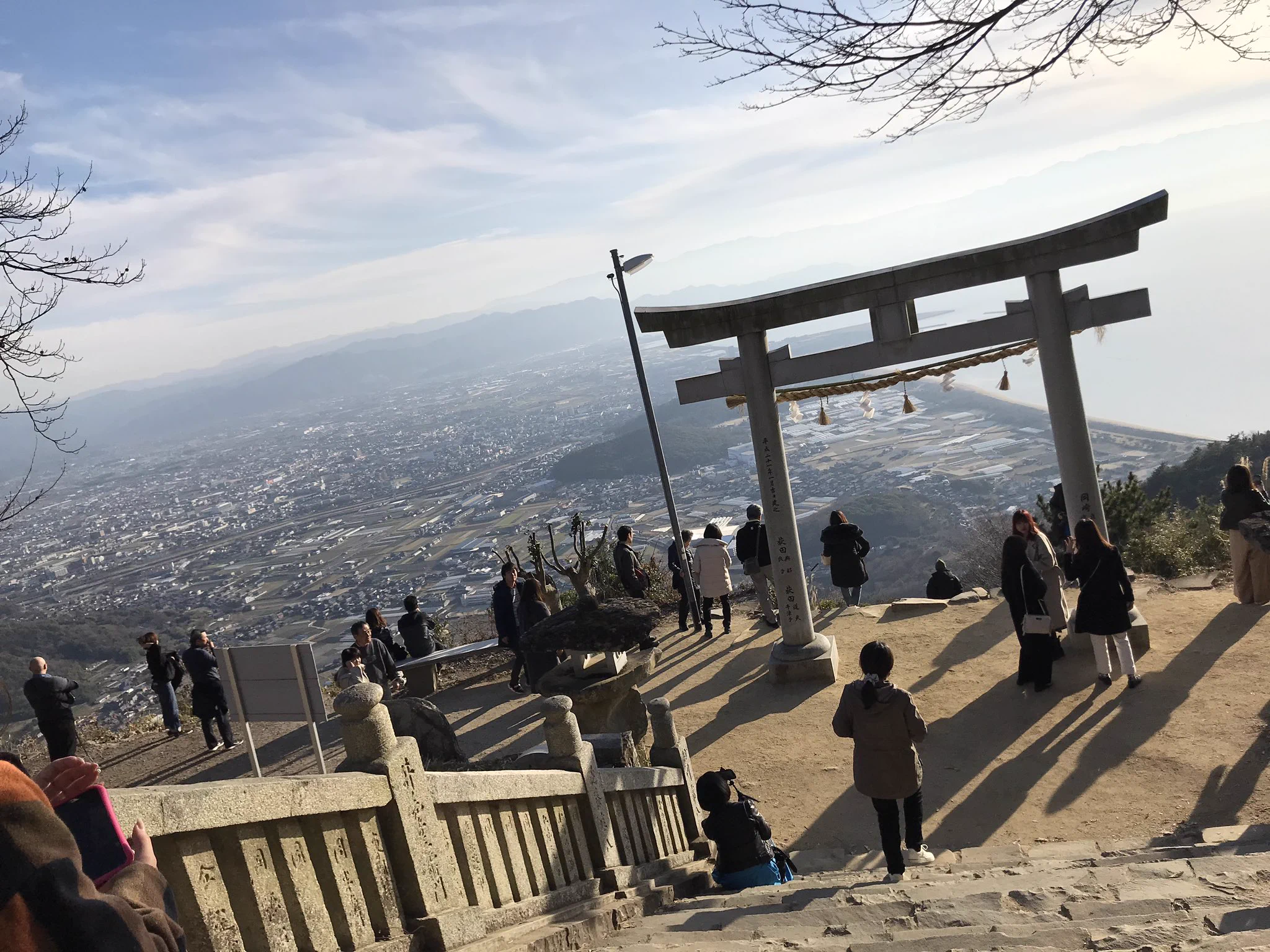 @shiifoncake 本当に良い景色ですよね！
2月に行った時にはかなりの人数がきてましたけど^_^ 