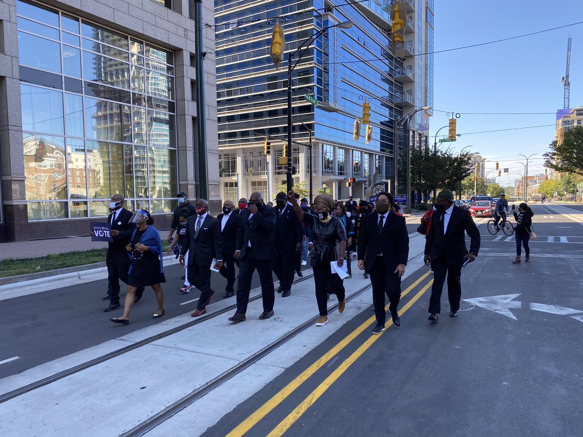 MichaelDeVaul's tweet photo. @keithcradlephd And engage in others voting. We can’t get there on our own!
#SoulsToThePolls #CLT : Let’s #MakeHistoryNow
Take you neighbor, friend, family the world. It’s #ourdemocracy, #ourhouse!
We can make this a #recordvotingturnout #VoteBlueDownBallot ✊🏾🧩 #maskupmeck 👈🏾🇺🇸 https://t.co/s966S8P3Af
