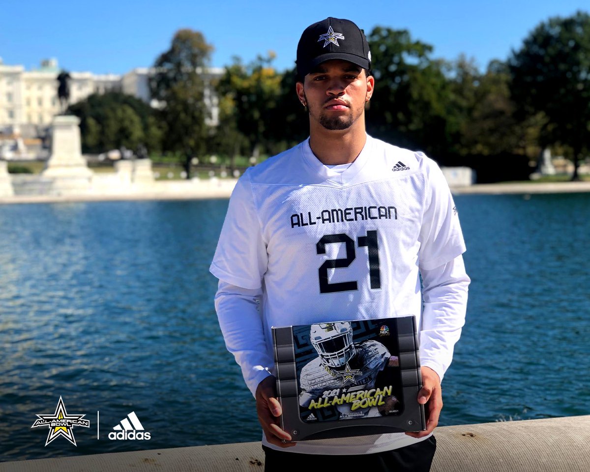 TeamMdMetro's tweet photo. Congrats to #CalebWilliams on the #AllAmericanBowl 2021 

RT @AABonNBC: From the Nation’s Capital 📜

Welcome ⭐️⭐️⭐️⭐️⭐️ QB Caleb Williams to the 2021 All-American Bowl @NBCSports 

#AAB21 🇺🇸

#OUDNA

#AllAmericanBowl 🏈 https://t.co/I26Fs05kti