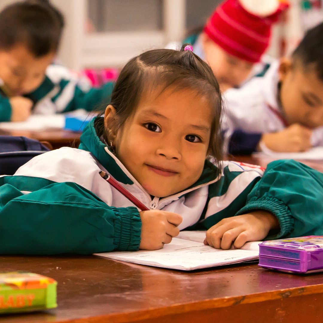 Clean water at school means more days learning.
By setting up Gravity Water systems on campus, we aim to limit #childhoodillness, which greatly increases #schoolattendance and helps the kids to prepare for their future.
More info: gravitywater.org