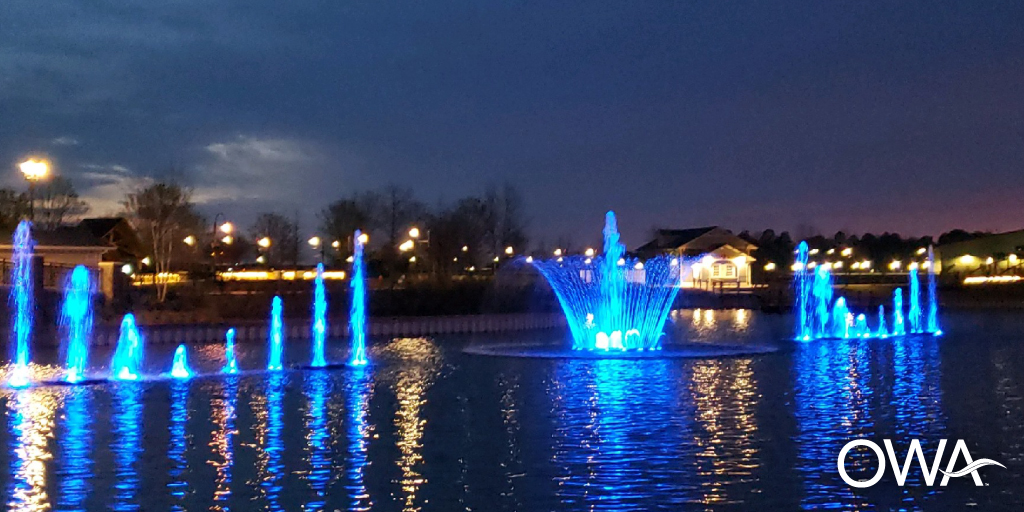 Our seasonal fountain show times perfectly to the Ghostbusters and Halloween theme songs! Catch it dancing in lights nightly at 7:30 and 8:30pm. ✨👻  bit.ly/2ScafCV #OWAHalloween