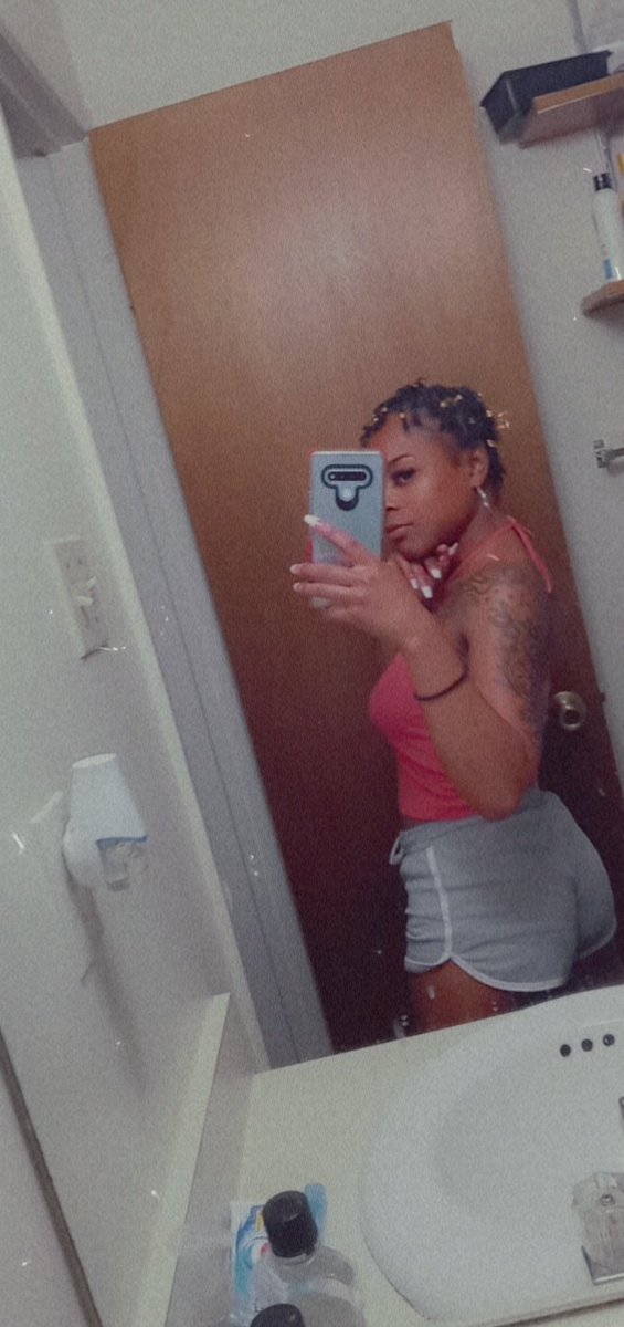 ItsThatGirlKe's tweet photo. So this happen #TeamDreadHead https://t.co/Gk8LCiUSGN