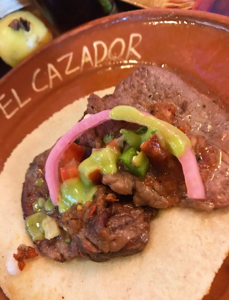 Taquear y reír : la cura para todo🤩😜🙌 #tacos #FelizDomingoATodos https://t.co/yaboTwA6Fj