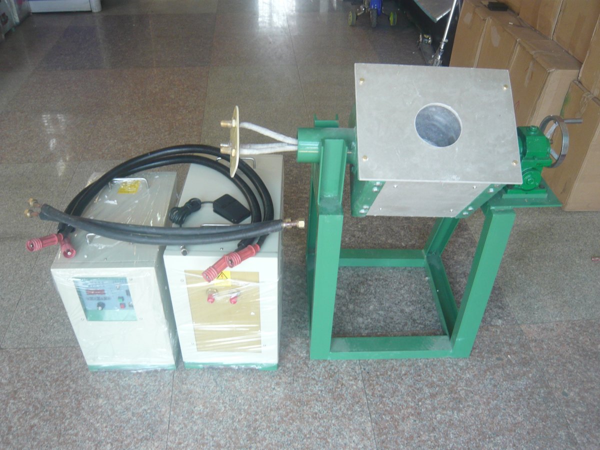 MYD_PWHT700's tweet photo. Melting furnace with MANUAL TILTING https://t.co/9NfKlCdVmS