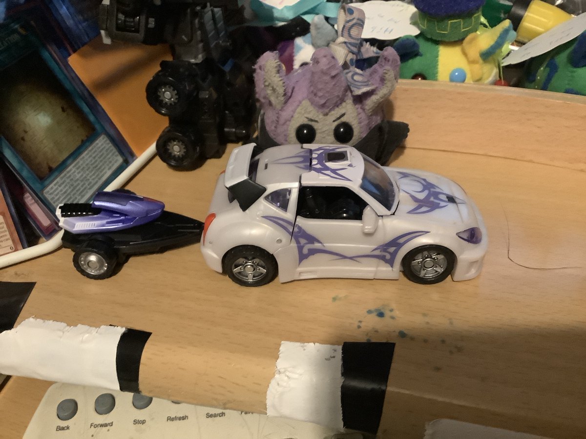 Transfan2's tweet photo. @NightShiningPR @JesseWittenrich @BotCon
Puggle IDW Galvy: I visited #TransformersGamesofDeception Universe Earlier today & Saw #Bugbite! Neat Waverider! #GamesofDeception #PugglesTalk #Transformers #GalvyGOD #GalvyBTCN #BotconBugbite #Botcon #Botcon2007 https://t.co/hrpyCTkDiJ