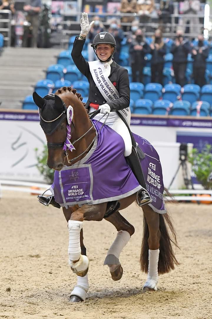 It's a home-crowd win for Cathrine Dufour & Bohemian! 🇩🇰
With breathtaking power and elegance Cathrine & Bohemian stole the show with their fantastic fluidity. Followed closely by the exceptional talent on show, here's how the opening FEI Dressage World Cup went down! https://t.co/eGvVKdoO8t