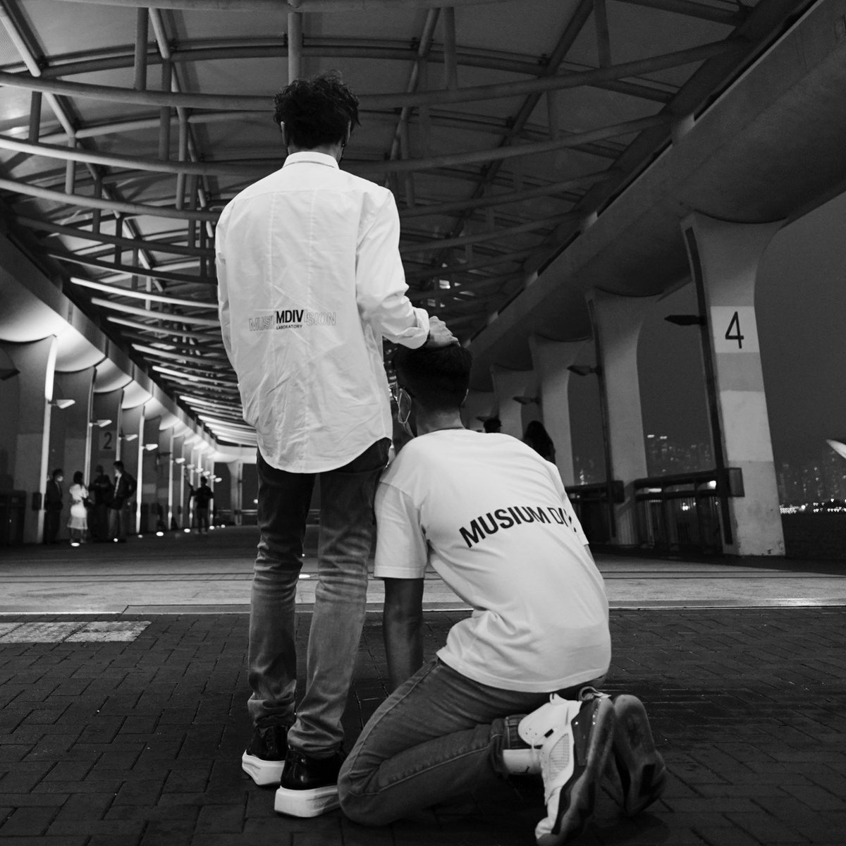 masterPpppppp's tweet photo. 主奴戶外合照
不知不覺快九年了
在此附上紀念照一張

#slavery #rubberobject #3xxxdays #anniversarypic #beobedient #outdoor https://t.co/d7ryeQLDL2