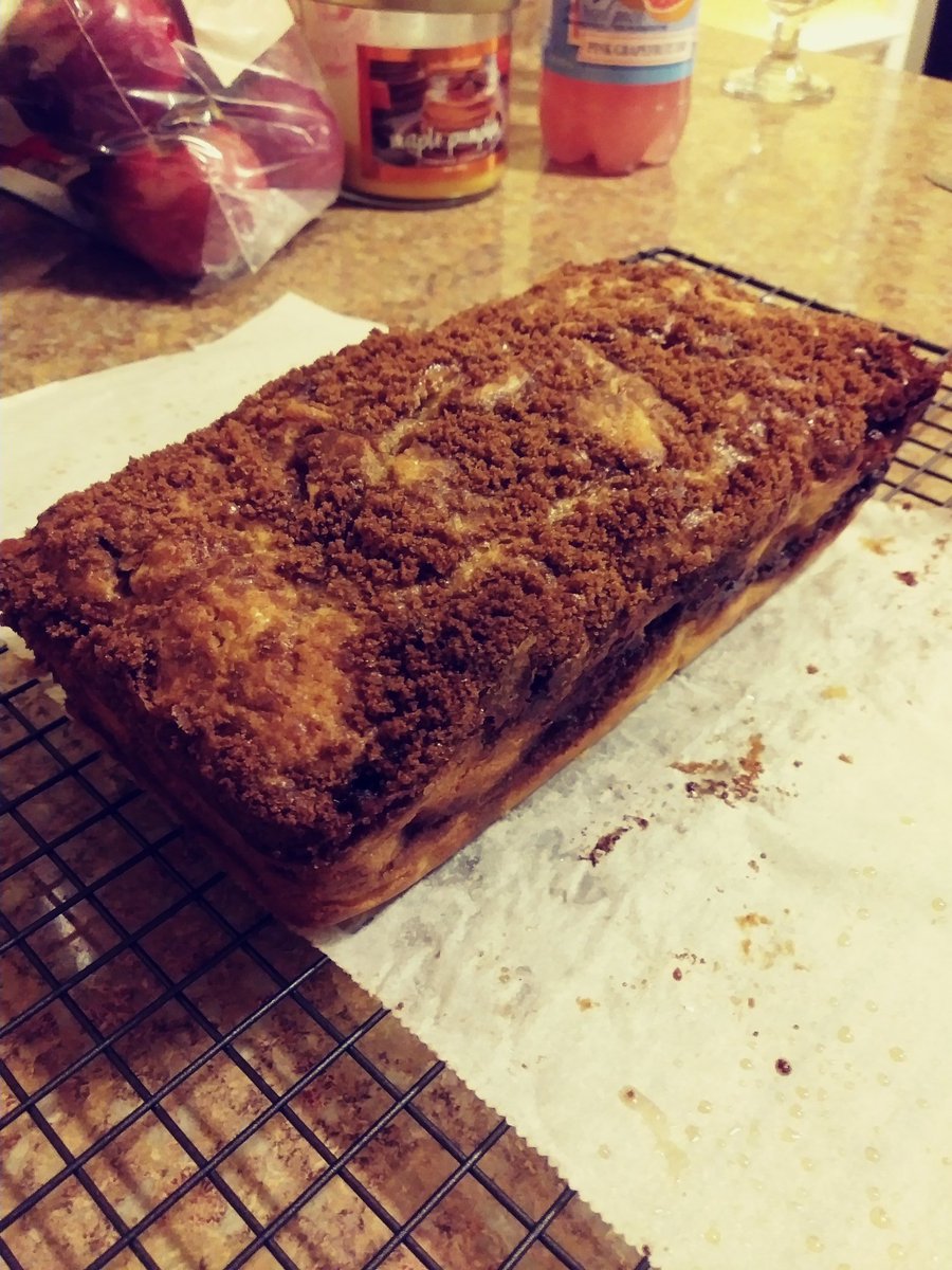 terrylugo1's tweet image. Cinnamon Swirl Apple Bread, can't wait to cut into it! #applebread #Fall2020    😍😋🍎