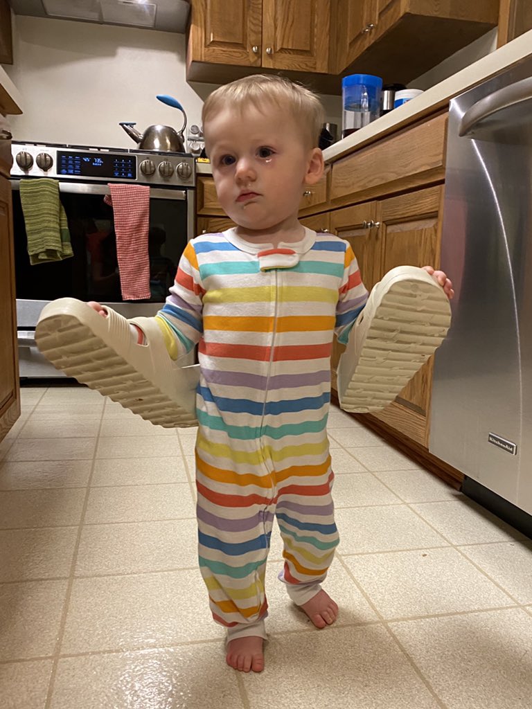 goals4miles's tweet photo. @oiselle_sally Is this how you wear the @Oiselle Sport Sandals? https://t.co/4GFOK8xUkp