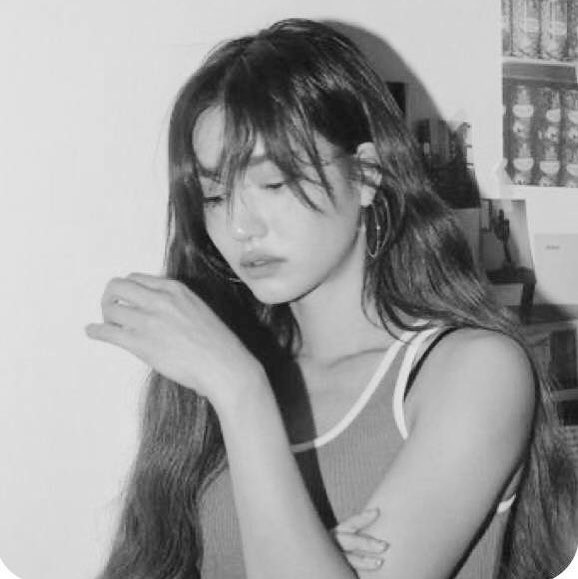 #منتصف_الليل ..

مثل ما يروح شي ما توقعته يروح  
يسخر لك الله شي ما توقعت انه يجي ..