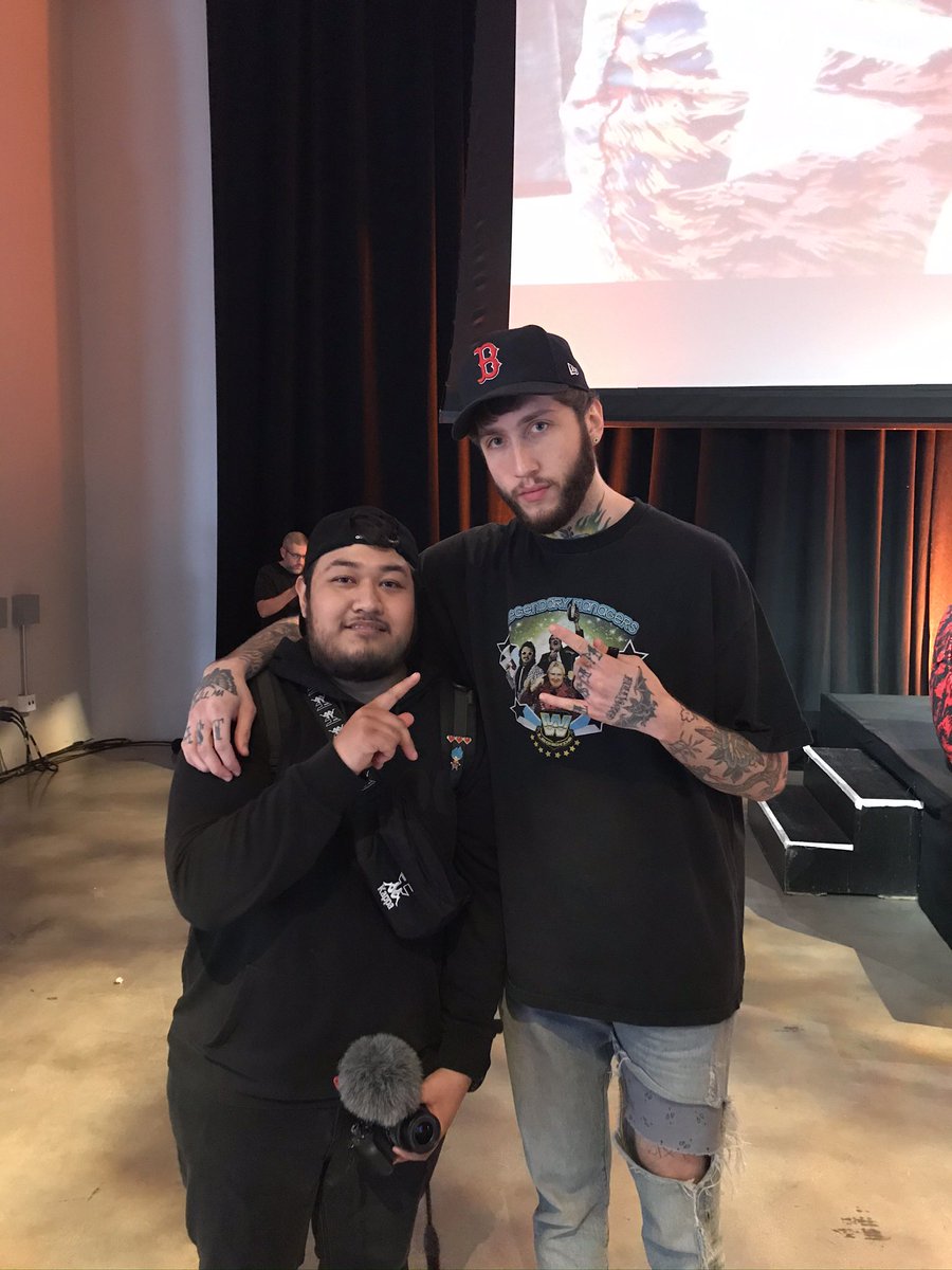 recondjpanda1's tweet image. Happy birthday to this monther fucken legend @banks #fazebanks it doesn’t feel real I have meet you it was a dream come true for me 🥳🥳🥳🥳🥳🥳