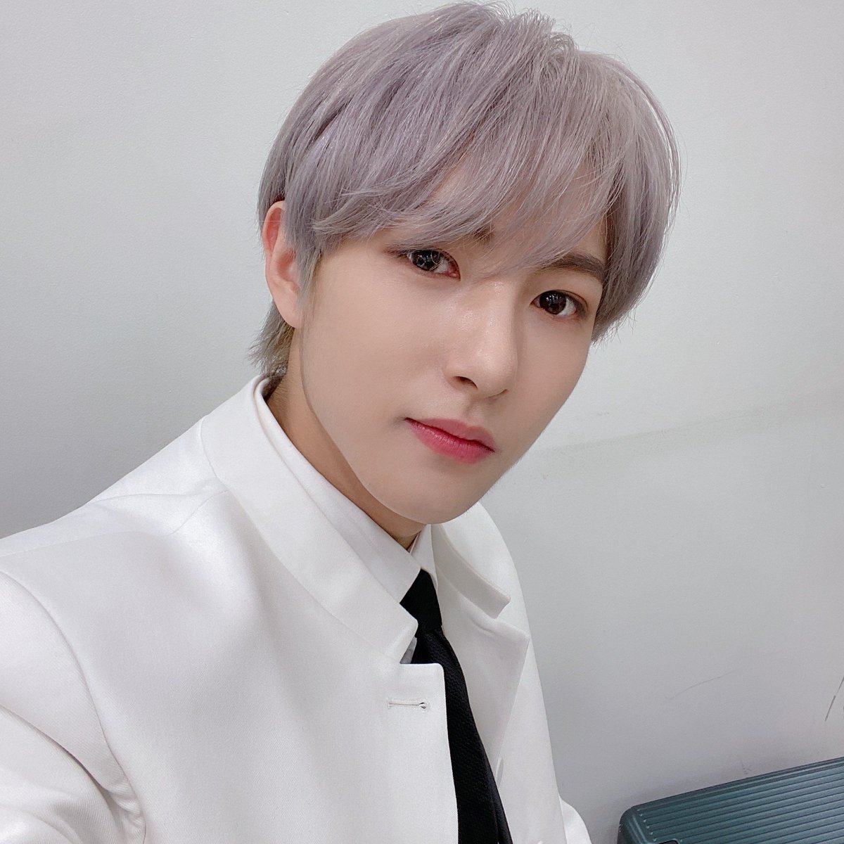 renjun being more attractive than noah beck – a long thread https://twitter.com/tyler01010101/status/1317302580167512065