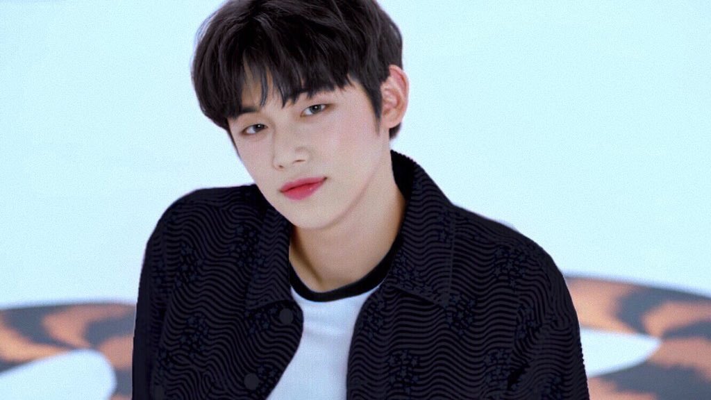 Yeonjun black hair superior #TXT_YEONJUN  