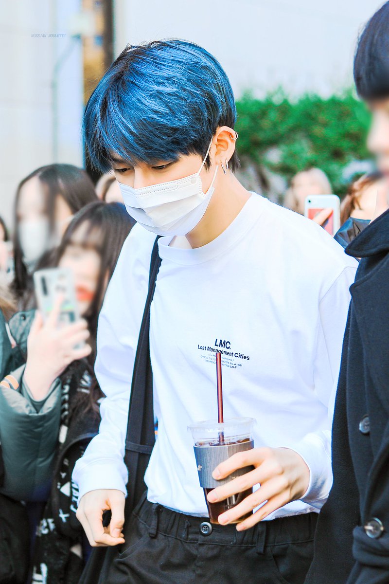 Yeonjun blue hair boy iconic as it is #TXT_YEONJUN  