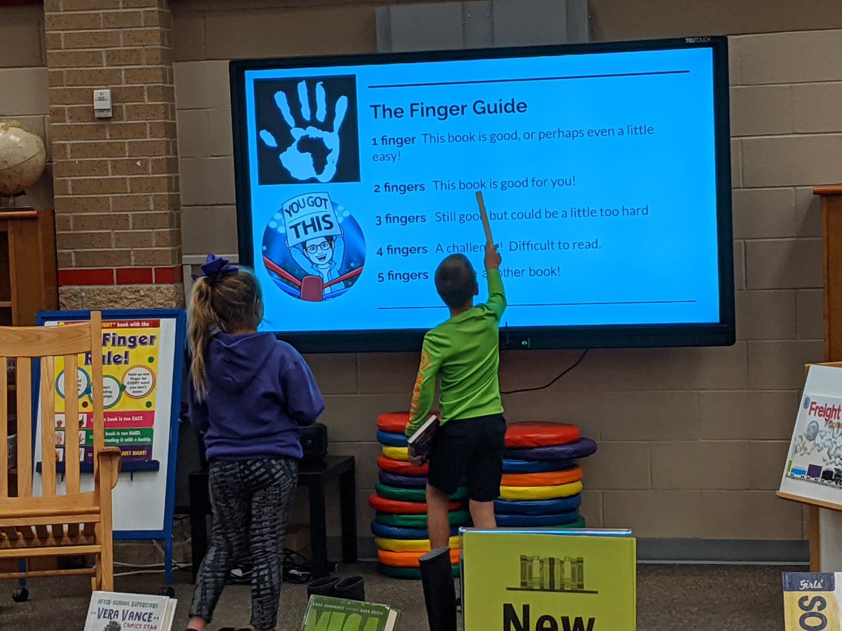 barnes_glenn's tweet photo. Mrs. Kroeger at Piney Woods Elementary supporting student literacy and student ownership of their learning #CultivatingExceptionalPeople #WeAreSplendora #PineyWoodsElementary https://t.co/PT6k62dqk3