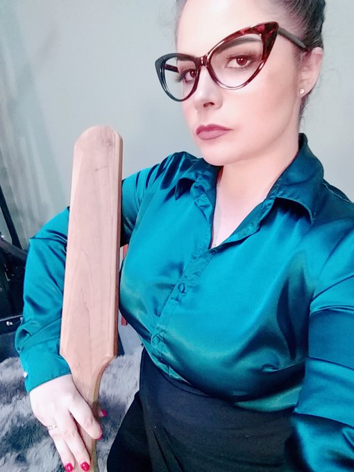 Walk softly and carry a BIG paddle.  teacher fetish ▪︎ paddle ▪︎ dominatrix https://t.co/aK2zhqRnLa<a href="/tag/bdsm"class="tags"><span>#bdsm</span></a><a href="/tag/leatherfetish"class="tags"><span>#leatherfetish</span></a><a href="/tag/leathermistress"class="tags"><span>#leathermistress</span></a>