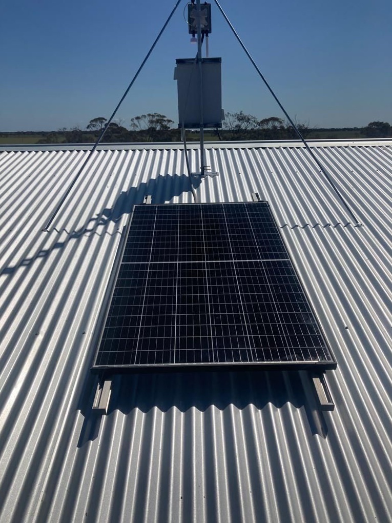 One of our first solar-powered LoRaWAN gateway installations with <a href="/VicGovAg/">Agriculture Victoria</a> as we continue to roll out enterprise IoT connectivity across Regional Victoria. Proving that remote locations and lack of access to power are no barriers to NNNCo providing carrier-grade network anywhere