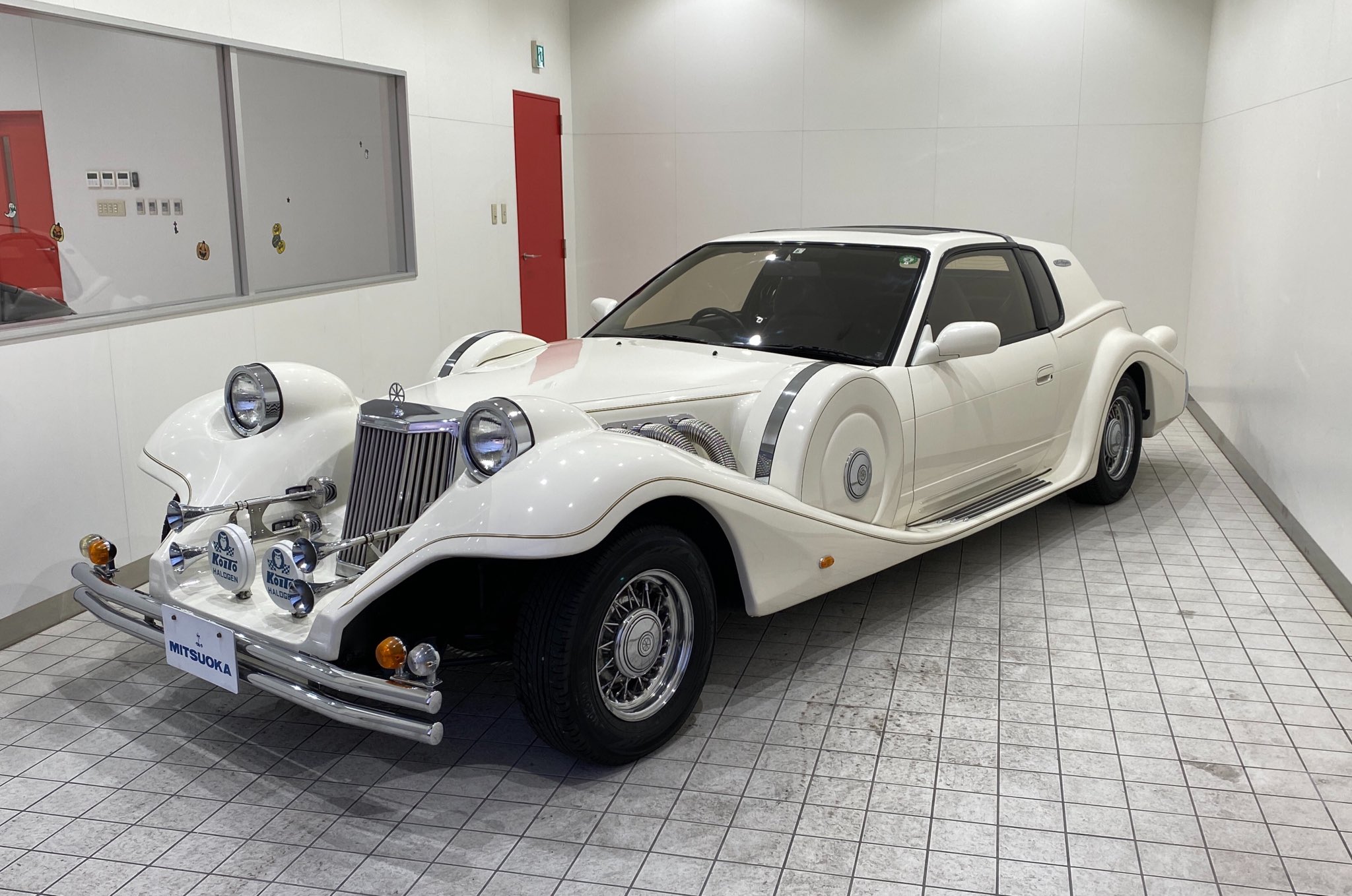 光岡自動車 つくばショールーム おはようございます ラセードがつくば店に入ってきました 日産シルビアをベースにしたクラシカルクーペ 光岡自動車 ラセード T Co Ihcxbub9qh Twitter