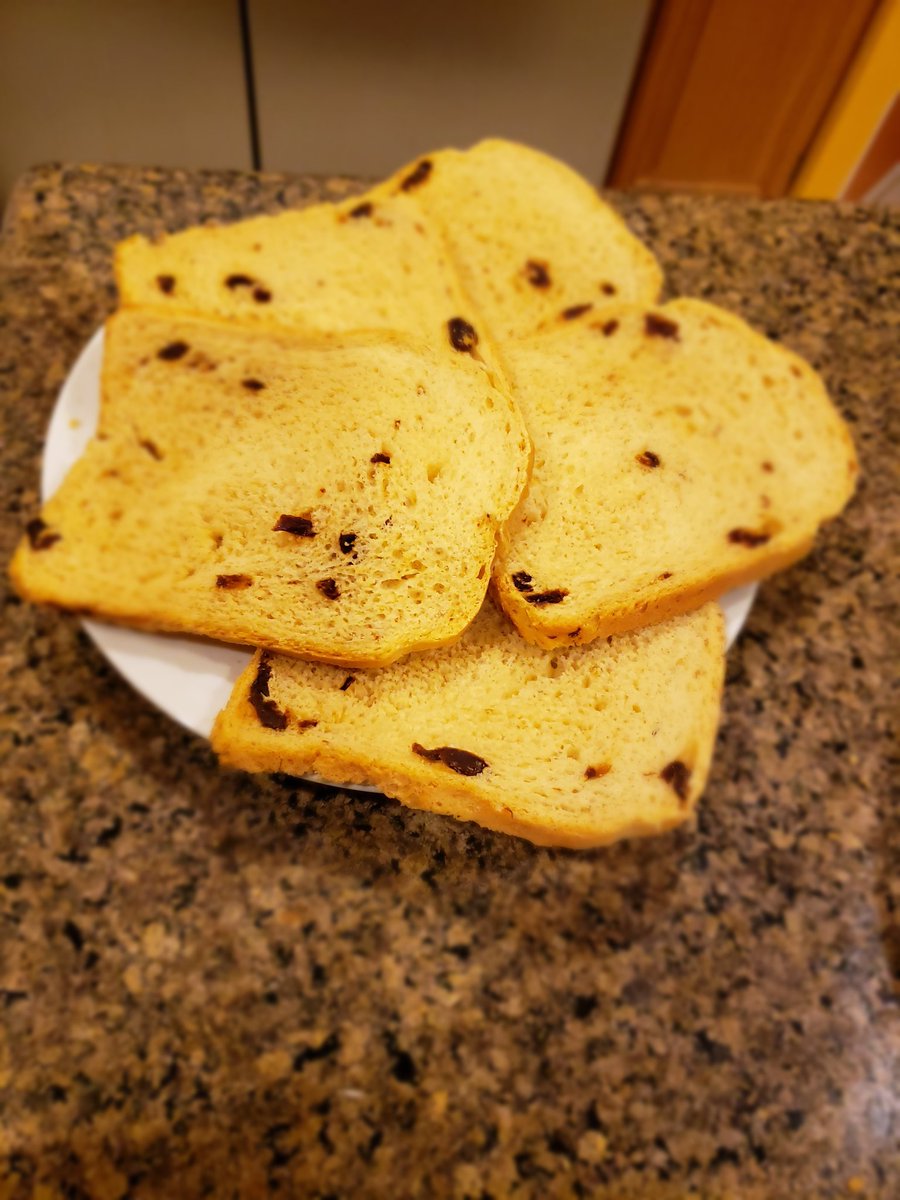 SandyKulkarnee's tweet photo. And my craze for #BakingExperiments continues. This time it was #TomatoBread & the sour-sweet taste felt so good that it made me change my dinner plans. Made some fresh Mumbai style #BhajiPav & paired so well. Love #baking #HealthyFood https://t.co/1x74Ot0AcQ
