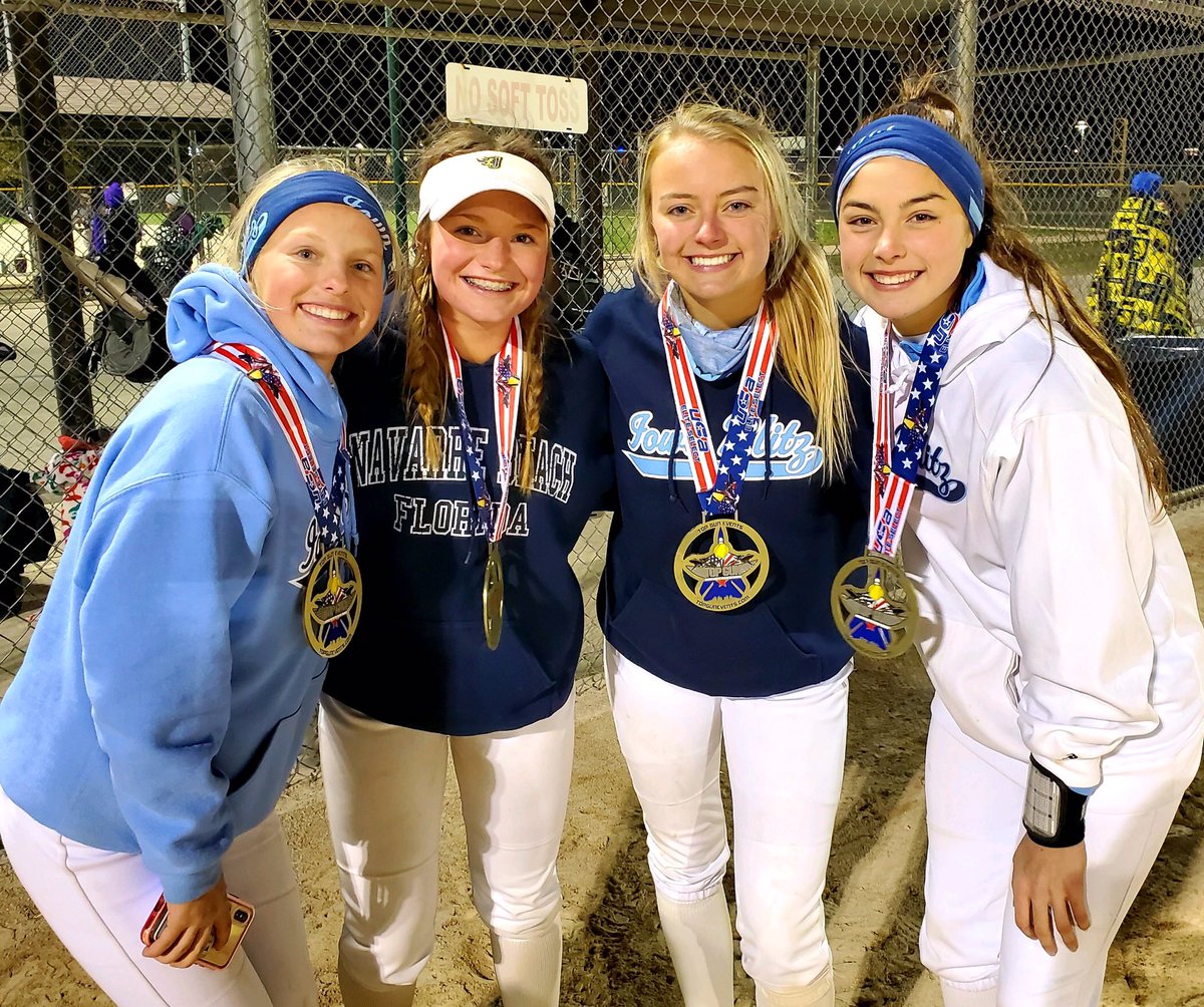 dragonsoftball1's tweet image. These 4 Dragons battled the elements this weekend and helped to lead Iowa Blitz-Houge to the 18u elite Top Gun Championship in Kansas City!
#rolldrags