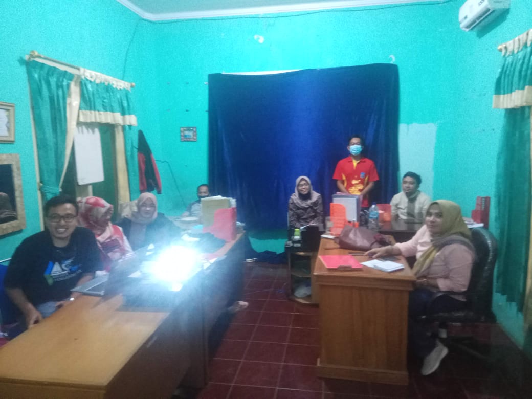 SkyZames's tweet photo. Koordinasi dengan Koordinator dan rekan Ppkl Kab. Pangandaran serta menerima materi tentang Pengawasan dan Penilaian Kesehatan Koperasi
. 
. 
. 
@PENYULUH_COOP 
@KemenkopUKM 
@DisdagkopP 
#ppkl 
#ppkljabar 
#ppklkemenkop 
#ppklpangandaran https://t.co/Go8ROCNp8o