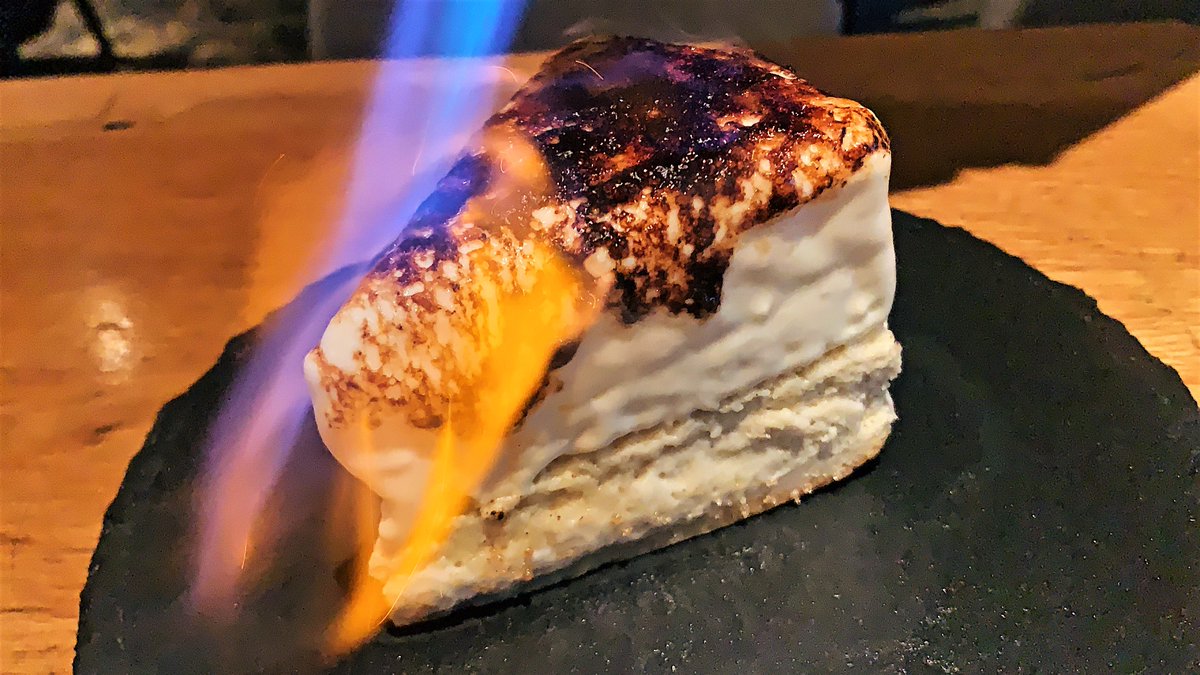 むにぐるめ 関東 Nurikabe 恵比寿駅から徒歩5分 香ばしく炙るチーズケーキを食べられるお店 バーナーで焼き目を付けた部分はパリパリ 中はひんやりアイスケーキのような食感を楽しめるスイーツ トンカ豆とバニラビーンズで爽やかに風味付けし むにぐるめ 関東 Nurikabe 恵比寿駅から徒歩5分 香ばしく炙るチーズケーキを食べられるお店 バーナーで焼き目を付けた部分はパリパリ 中はひんやりアイスケーキのような食感を楽しめるスイーツ トンカ豆とバニラビーンズで爽やかに風味付けし