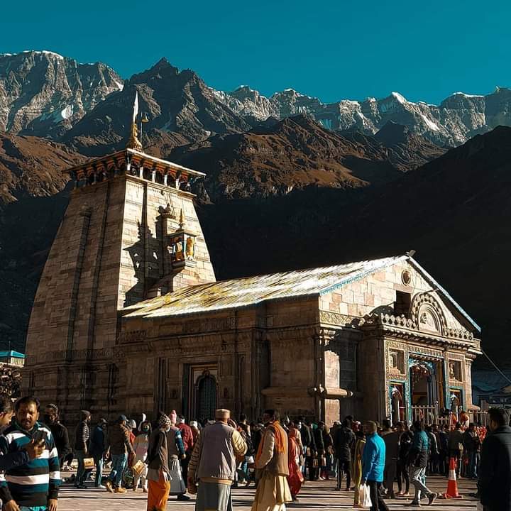 Fire is His head, the sun and moon His eyes, space His ears, the Vedas His speech, the wind His breath, the universe His heart. From His feet the Earth has originated. Verily, He is the inner self of all beings.
#हर_हर_महादेव 🙏
#Kedarnath_Temple
#Uttarakhand https://t.co/no0aVPEmpG